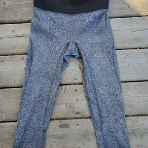 Lululemon capri's, size 6, good used condition.